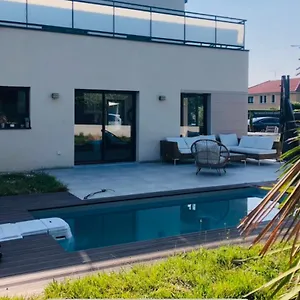 Piscine 6 Personnes Villa Meyzieu